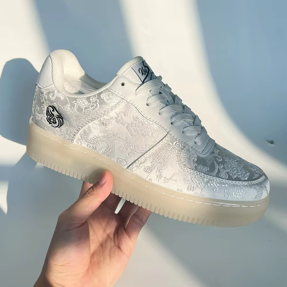 Arclenzo™ IvoryWeave Embroidered Low-Top – Lightweight Minimalist Casual Sneaker